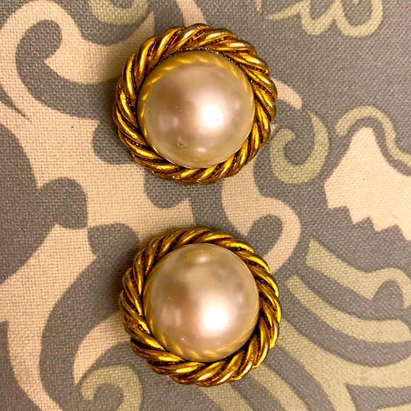 Vintage earring